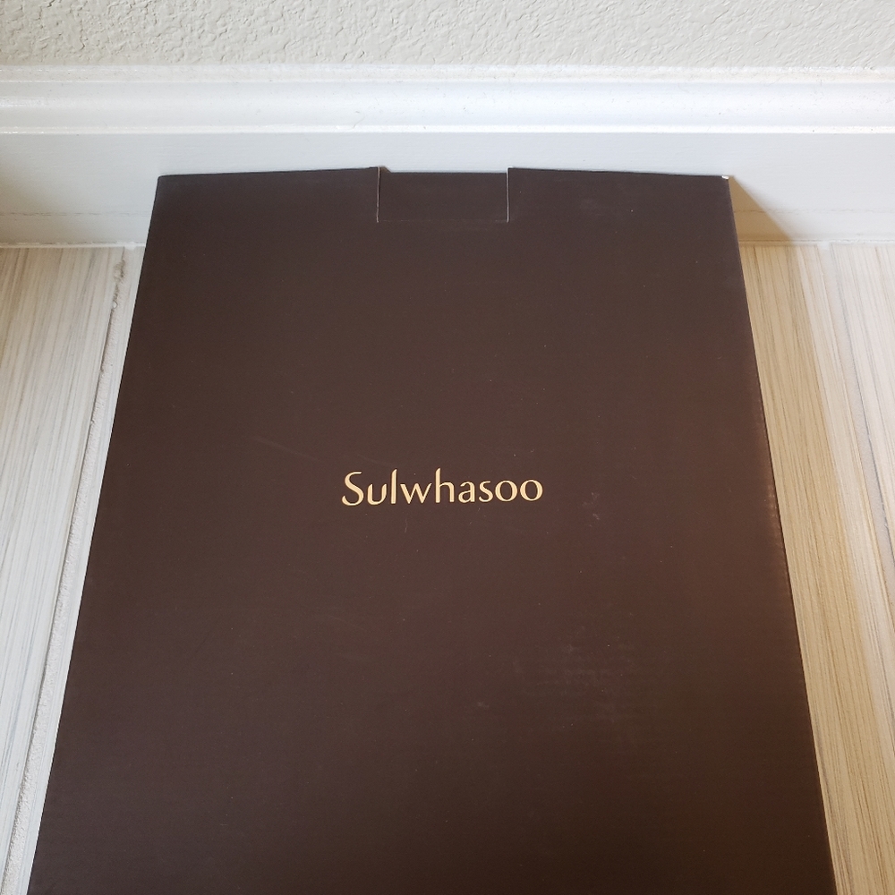 Sulwhasoo Wooden Mirror